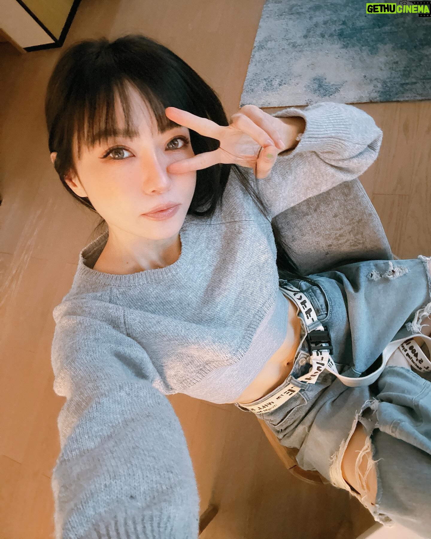 Jeannie Hsieh Instagram - 姐姐妹妹們~節日大快樂呦❤️ #38快樂