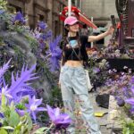 Jeannie Hsieh Instagram - #Pretty #flowers 💜💚🩷🖤