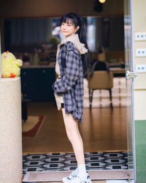 Jeannie Hsieh Instagram - 永遠帥氣又認真的自己😎