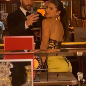 Jearnest Corchado Instagram - Puedo ser oficialmente una wedding crasher?? AMOOOO las bodas!!! La ultima foto es mi favorita 😍 
Muchas felicidades a los hermosos novios!!! @jmicheo y @ndelmazo 💍👰‍♀️🤵‍♂️💖

Makeup by @dannimiamipower 💄