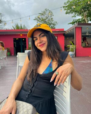 Jearnest Corchado Instagram - Un wiken pa conectar y tener los ojitos chinitos 😜