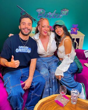 Jearnest Corchado Instagram - Con la MÁS PERRA @angeliqueburbu en su podcast “Las Más Perras” @burbu.tv disponible ahora! #BienPerra 🐩💅💃🏾🚀 #TheJearney