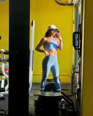 Jearnest Corchado Instagram - Hay 24 horas en un día, 7 días a la semana, 4 semanas en el mes, 12 meses en el año. No hay excusas para perseguir tus sueños. No hay excusas para hacer todo lo que quieras hacer. No te pongas limitaciones, si yo puedo, tú también. Voy a ti. Disfrútate #ElJearney 🚀🫶🎤🎧🎥🎬💃🏾