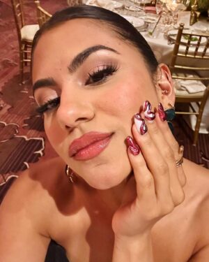 Jearnest Corchado Instagram - Puedo ser oficialmente una wedding crasher?? AMOOOO las bodas!!! La ultima foto es mi favorita 😍 
Muchas felicidades a los hermosos novios!!! @jmicheo y @ndelmazo 💍👰‍♀️🤵‍♂️💖

Makeup by @dannimiamipower 💄