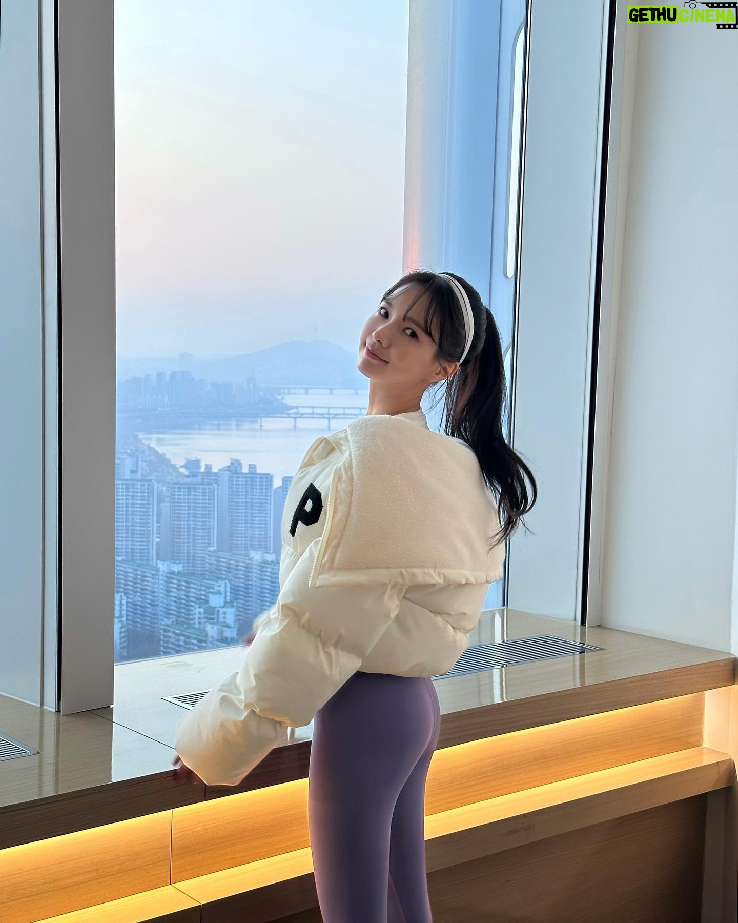 Jei - 2.6K Likes - 햅삐하게 촬영 끝내고✌🏻