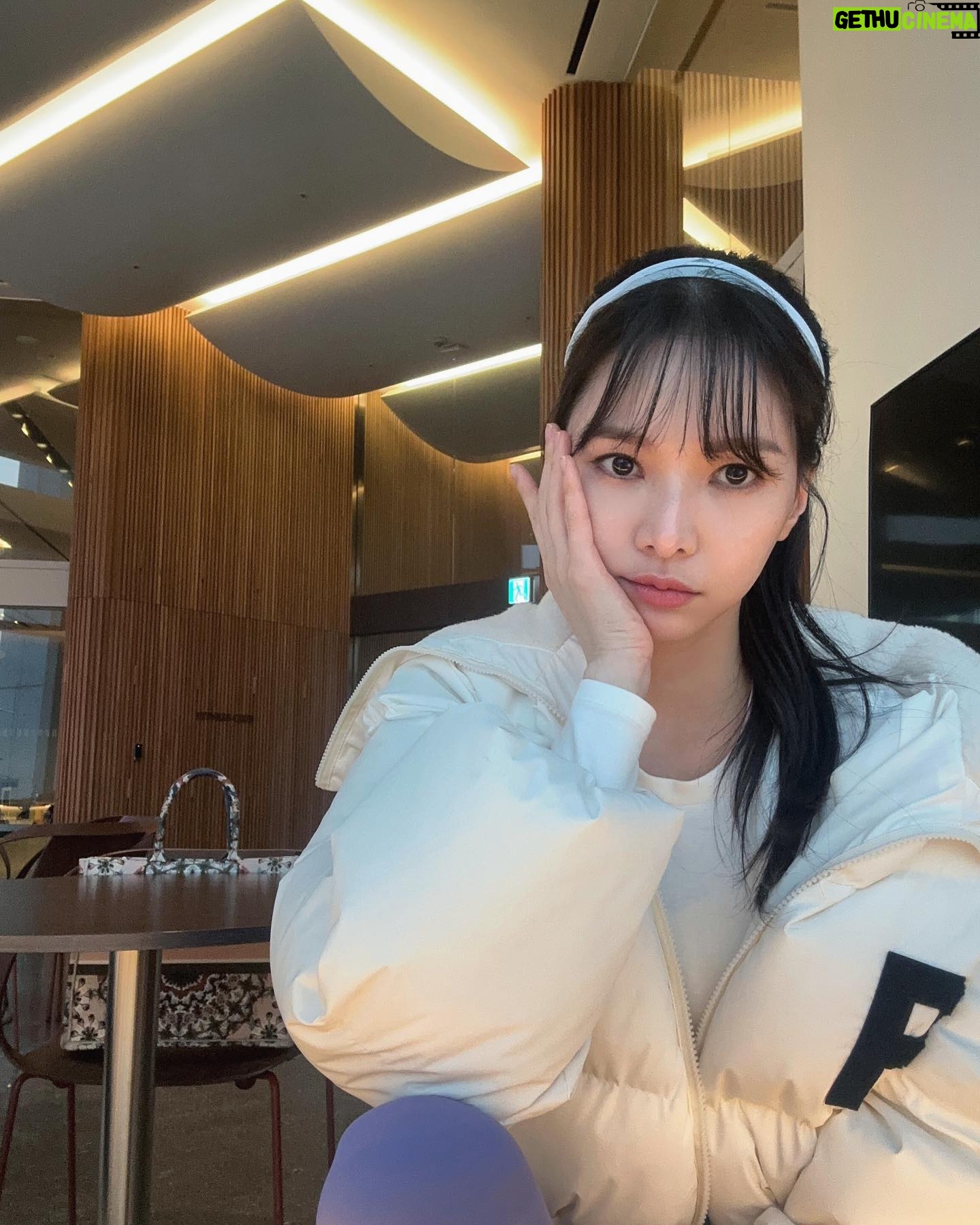 Jei - 2.6K Likes - 햅삐하게 촬영 끝내고✌🏻