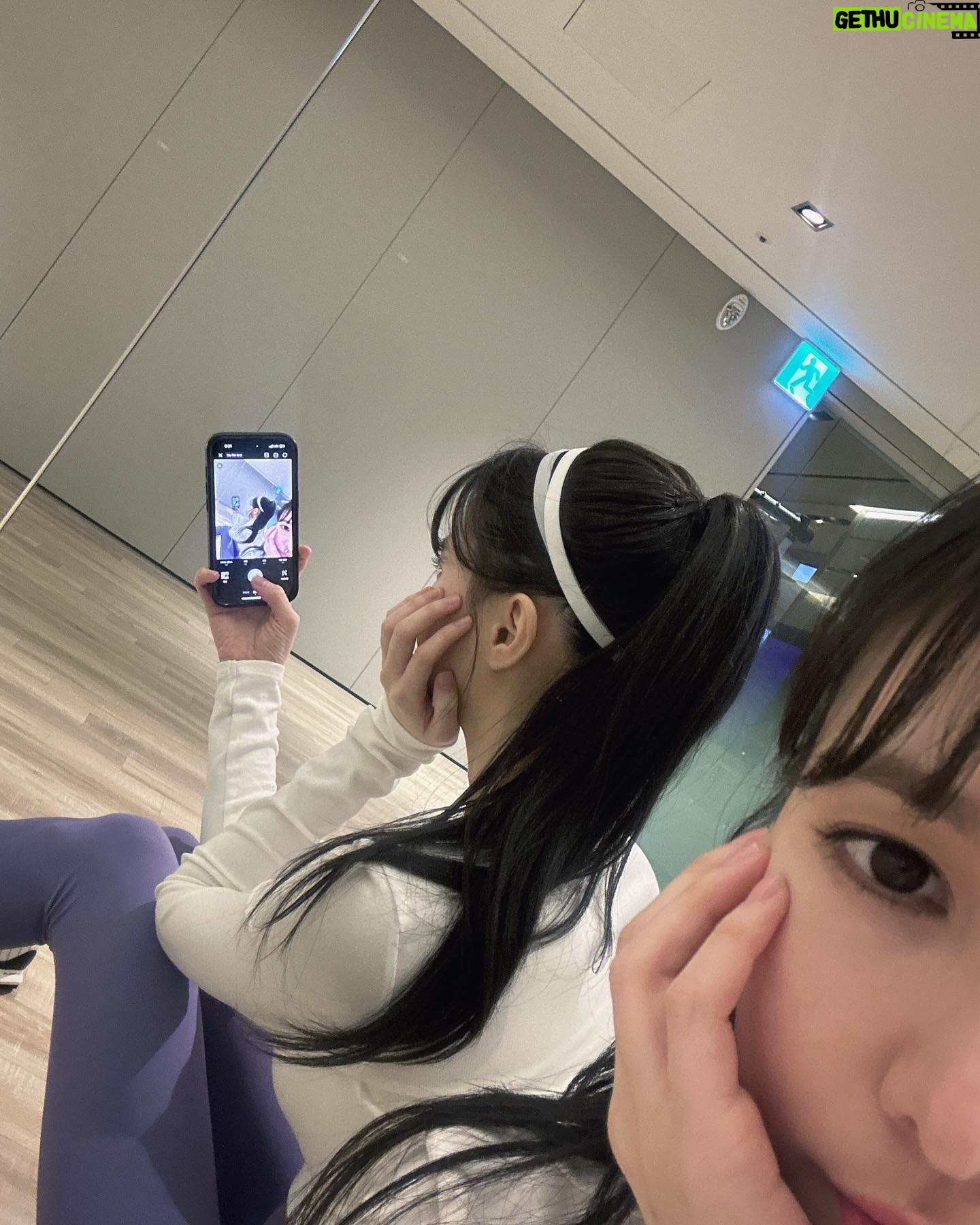 Jei - 2.6K Likes - 햅삐하게 촬영 끝내고✌🏻