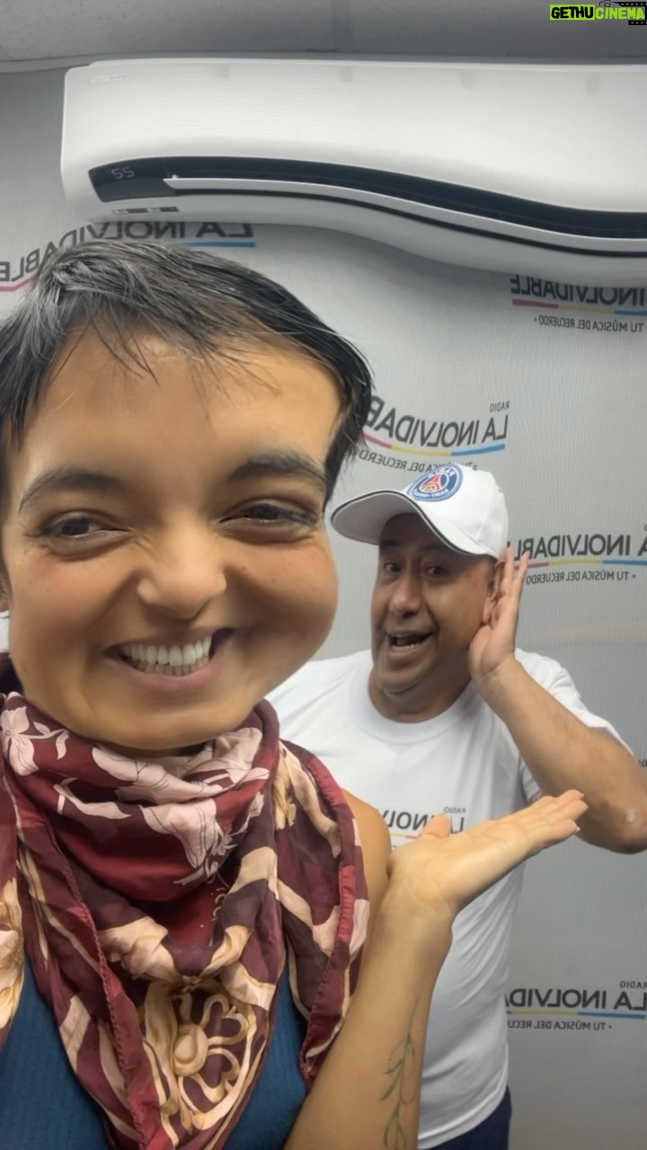 Jely Reategui Instagram - Vicky Salgado (Jely Reátegui) llegó a la cabina de Radio La Inolvidable para reencontrarse con su “primo hermano” Koky Salgado 😆😂 #LaInolvidable #KokySalgado #VickySalgado @jelyreategui @koky_salgado