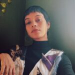 Jely Reategui Instagram - La adultez ta pegando fuerte y me estoy haciendo cargo 🍲 … Paso 1: cambiar de contador y empezar a chambear con @confiolegal para que no solo me ayuden con mi contabilidad sino que también me enseñen a entenderla y a sentirme menos inútil 💅 (gracias @fioarestegui por la paciencia y explicar con tanto cariño) Paso 2: hacer un microprograma con diferentes temas a tratar donde hablaré de mis intimidades como jaime lértora. No hay nada más adulto que eso. Paso 3: Grabar toda la canción del programa y hacer un videoclip de un sol, siguiendo el ejemplo de la dra. Polo en Caso Cerrado.