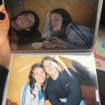 Jely Reategui Instagram - Hoy es cumpleaños de mis amigos más antiguos, y con antiguos no me refiero a que @charlieparradelriego es un señor muy mayor con bastón, me refiero a que somos amigos hace 23 años y desde ese entonces ha sido parte del grupo de mis amigos favoritos. Te quiero y te admiro amigo capo, virtuoso y bueno 🧡felices 93 al revés.