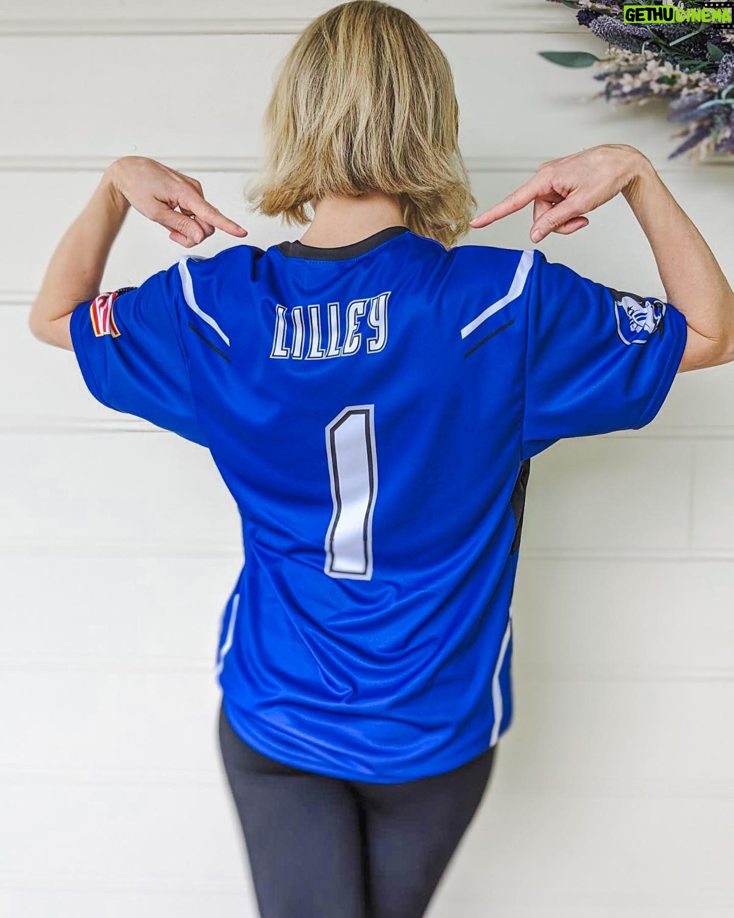 Jen Lilley Instagram - So…I’m throwing out the 1st Pitch at the stadium for the Schaumburg Seminoles National Baseball Program on July 17th at 3:30. I told my buddy Russ Gangler I’m the worlds WORST pitcher, but he kept inviting me so I finally said yes! Come join me for the hilarity and embarrassment this July! Go Seminoles!