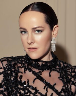 Jena Malone Instagram - “Le after party” 

Thrilled to celebrate our world premiere of @horizonamericansaga 

Thank to @jeremyjakubo for this amazing photo shoot before I left to dance the night away…