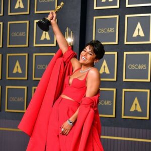 Jenn Lyon Instagram - IT’S A SWEEP!!!!! @arianadebose winning all the everything possible please and thank you! (And being a brilliant woman and activist on top of it?!?!) #arianadebose #westsidestory #anita #reproductiverights #afrolatina #lgbtq🌈 #theatrekid