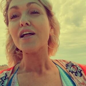 Jenn Lyon Instagram - If I had a nickel for every time someone asked my Dad and me to start a beach shade dismantling company… (full vid in stories/highlights) @shibumishade #notanad #beachbody #shibumishade #ncbeaches