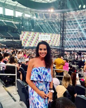 Jenna Leigh Green Instagram - In my Folklore era ✨
•
#taylorswift #erastour #bestnightever #bff #lababy