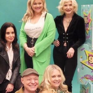 Jenna Leigh Green Instagram - 90’s Con! Three days of excitement, exhaustion, joy and fun! Thanks for the memories, @thats4ent. Till next time….
•
#sttw #tgif #reunion #sabrinatheteenagewitch #90sbaby #oldfriends #family