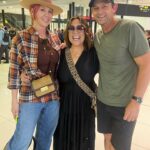 Jenna Elfman Instagram – Awwww look who we flew to Melbourne with! @gilly381 !!!! Such a LOVELY fella!!! ✈️ #cricket