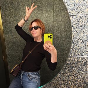 Jenna Elfman Instagram - Lots of fun, good food, special friends, new friends and claw-hand bathroom selfies in Sydney! Woot!