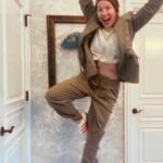 Jenna Elfman Instagram – #currentmood ✨✨✨✨✨✨