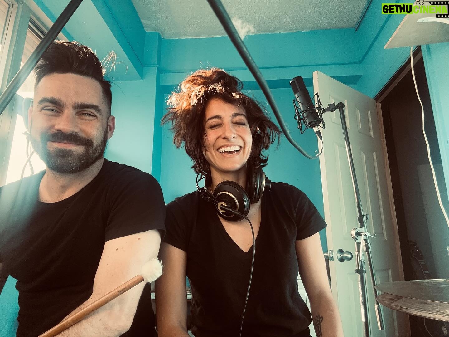 Jenna Laurenzo Instagram - Wild hair & wild takes 🔥 . . . Very serious in 2024 @thefleetaways