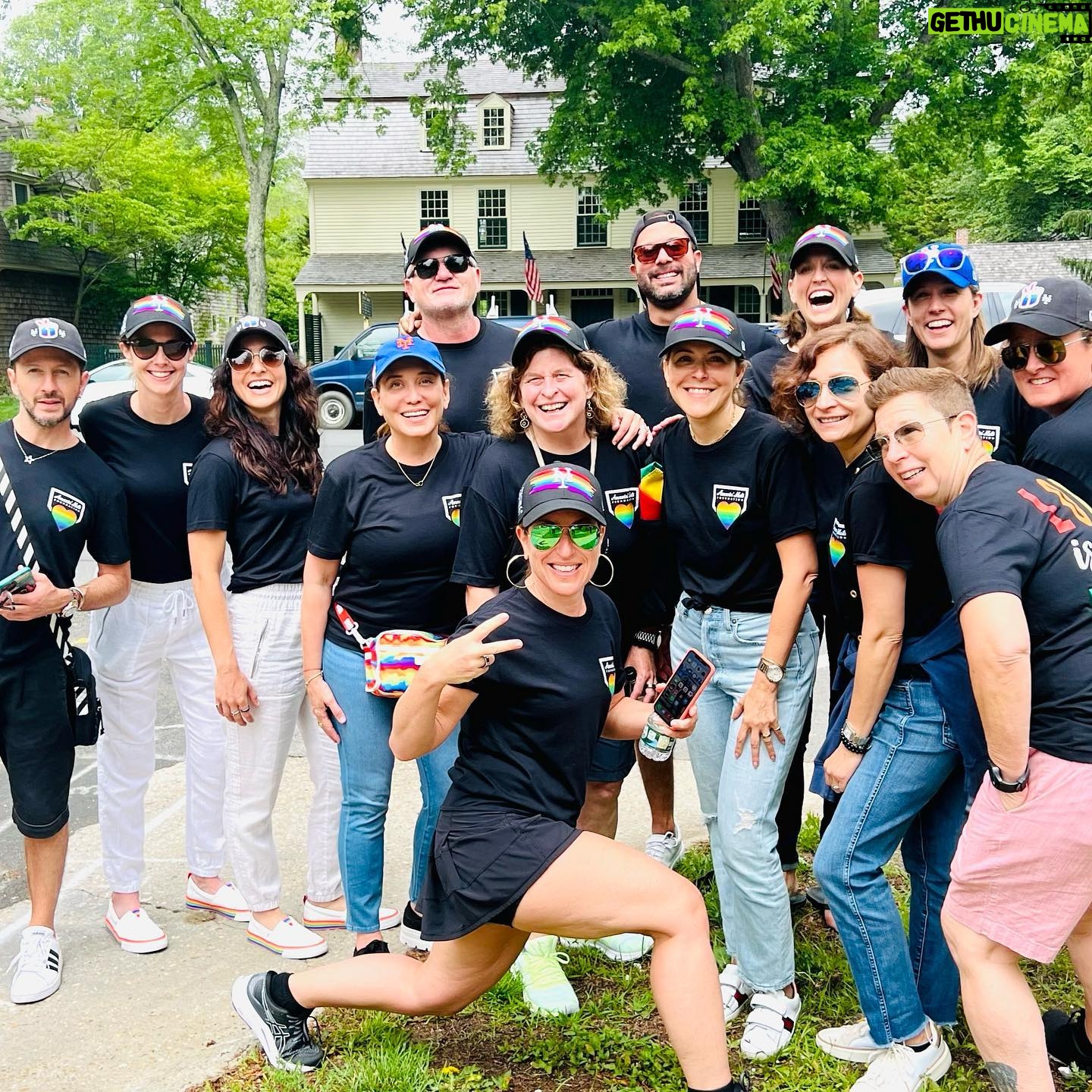 Jenna Laurenzo Instagram - Very grateful for this beautiful weekend filled with inspiring people, conversation, scenery and love ❤️🏳️🌈 Let’s go Mets @tiaalexnymets @mets #loveislove #lgm #mets #nymets #pride #lgbtq #lgbt