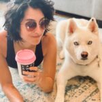 Jenna Laurenzo Instagram – We were promised treats @aine_like_onya 🐶 
.
.
.
#siberianhusky #husky #puppylove #sunday #coffeetime