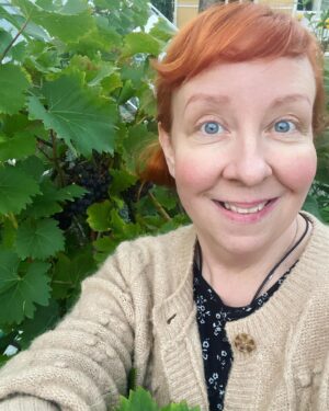 Jenni Kokander Instagram - Mulla on rypäleet (enkä puhu pukamista)🍇