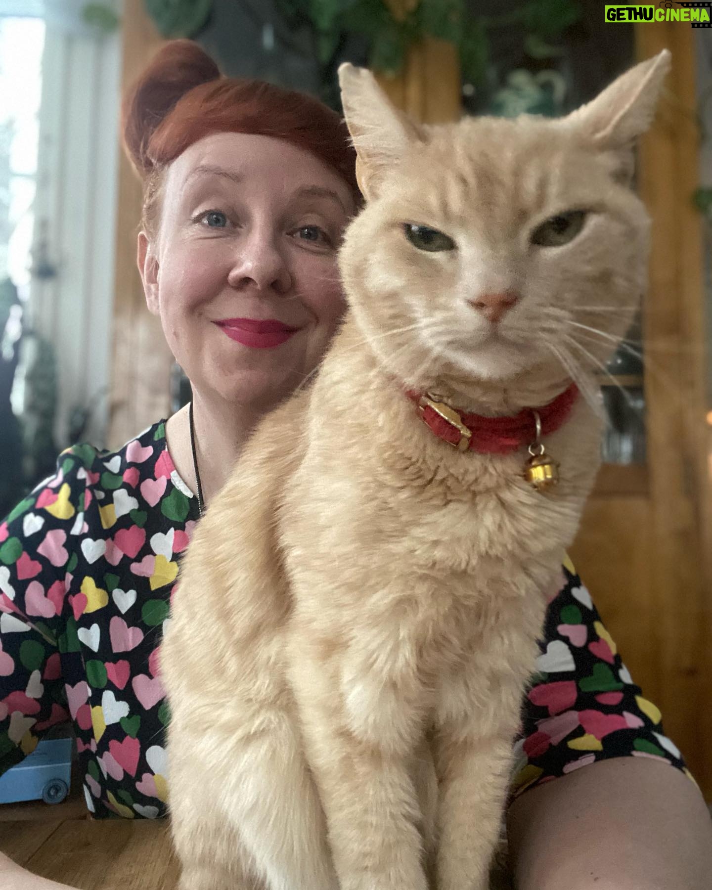 Jenni Kokander - 3 Likes - Otettiin kaverikuva. Toinen osaa olla luonnollinen😻
