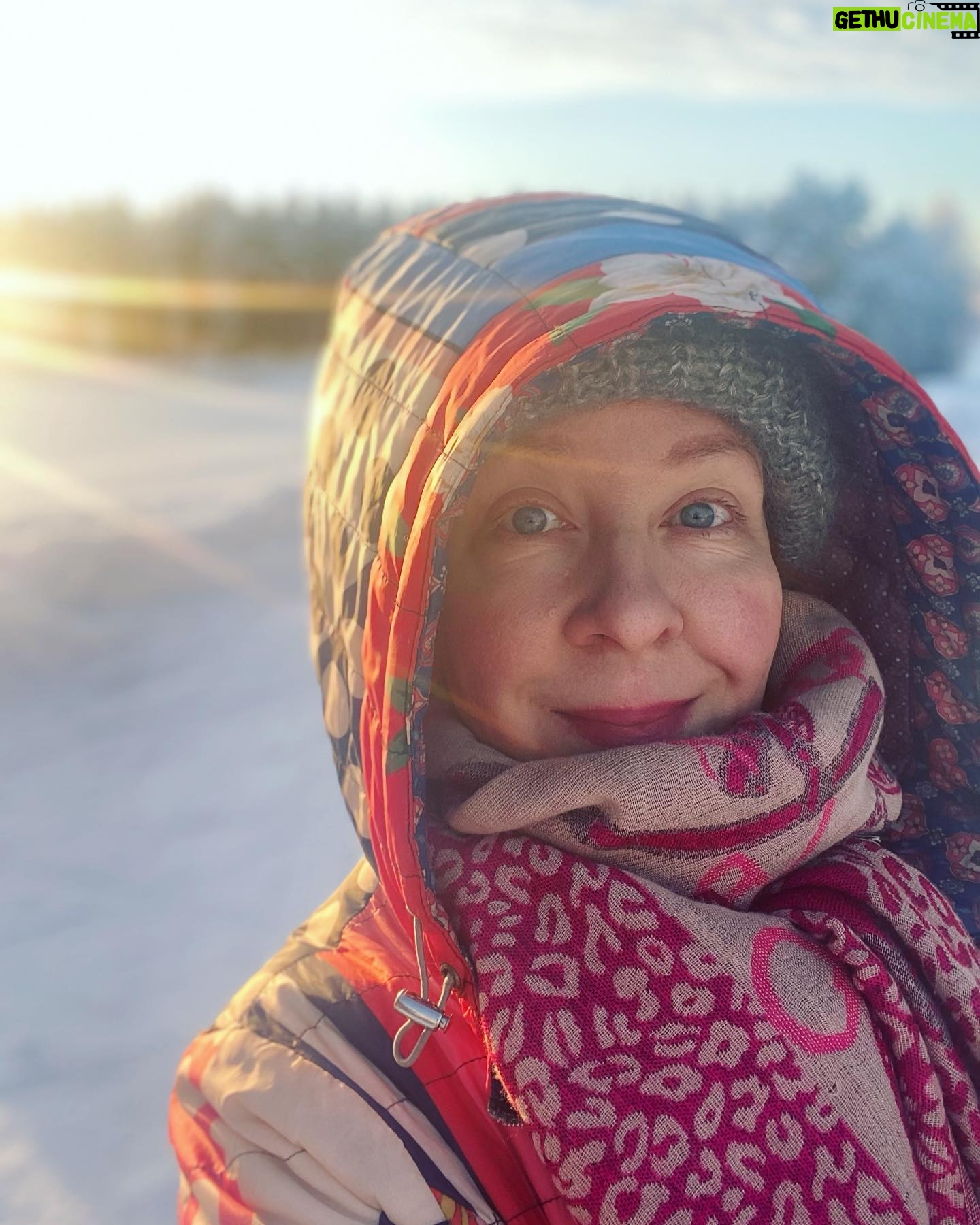 Jenni Kokander - 3 Likes - -34❄️ (Hymy on feikki, mutta jäätyi naamalle, niin että sain useammankin kivan kuvan)