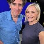 Jenni Falconer Instagram – R U N P O D  x  STEPHEN MANGAN 💙🏃🏼‍♀️

In this episode of RunPod, I’m delighted to be joined by the host of The Fortune Hotel, Stephen Mangan. 

Stephen is a man of many talents, he’s also star of shows like ‘Green Wing’, ‘Episodes’ and ‘The Split’. He’s an author, a radio presenter and best of all he is a runner. And a pretty nifty one at that. 

He might be one of the busiest men in showbiz but he stays sane with running, although I honestly have no idea how he fits it all in. He’s currently training for a duathlon but still found the time to chat to me about why running is so important to him, and how it benefits him. 

It was a joy to chat to Stephen and it will be a joy to listen to him as you head out on your run. 🏃‍♂️ 🏃🏼 

Enjoy and of course, happy running. 💙

#runpod #runpodrunclub #run #runner #stephenmangan #fortunehotel #split #londonlandmarks #dan