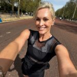 Jenni Falconer Instagram - A week to go till the @londonmarathon. This is the finish line! Who’s nervous?! 🏃🏼‍♀️💙😅🤣🏅🏃🏼🏃‍♂️ #londonmarathon #london #run #runner #runpod #runpodrunclub