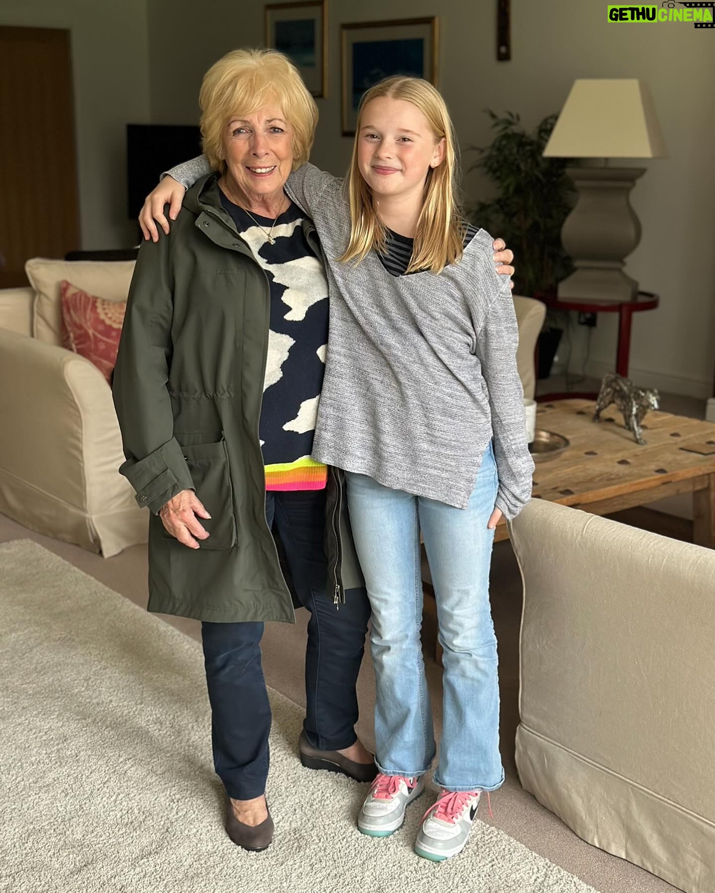 Jenni Falconer Instagram - Happy Mother’s Day to my amazing mum, not just the best mum but also a truly loved grandma, a perfect travel buddy, golf partner, fashion advisor, my number one on speed dial and just a totally fun person to be around. Love you Mum. 💖 #mothersday #mymum