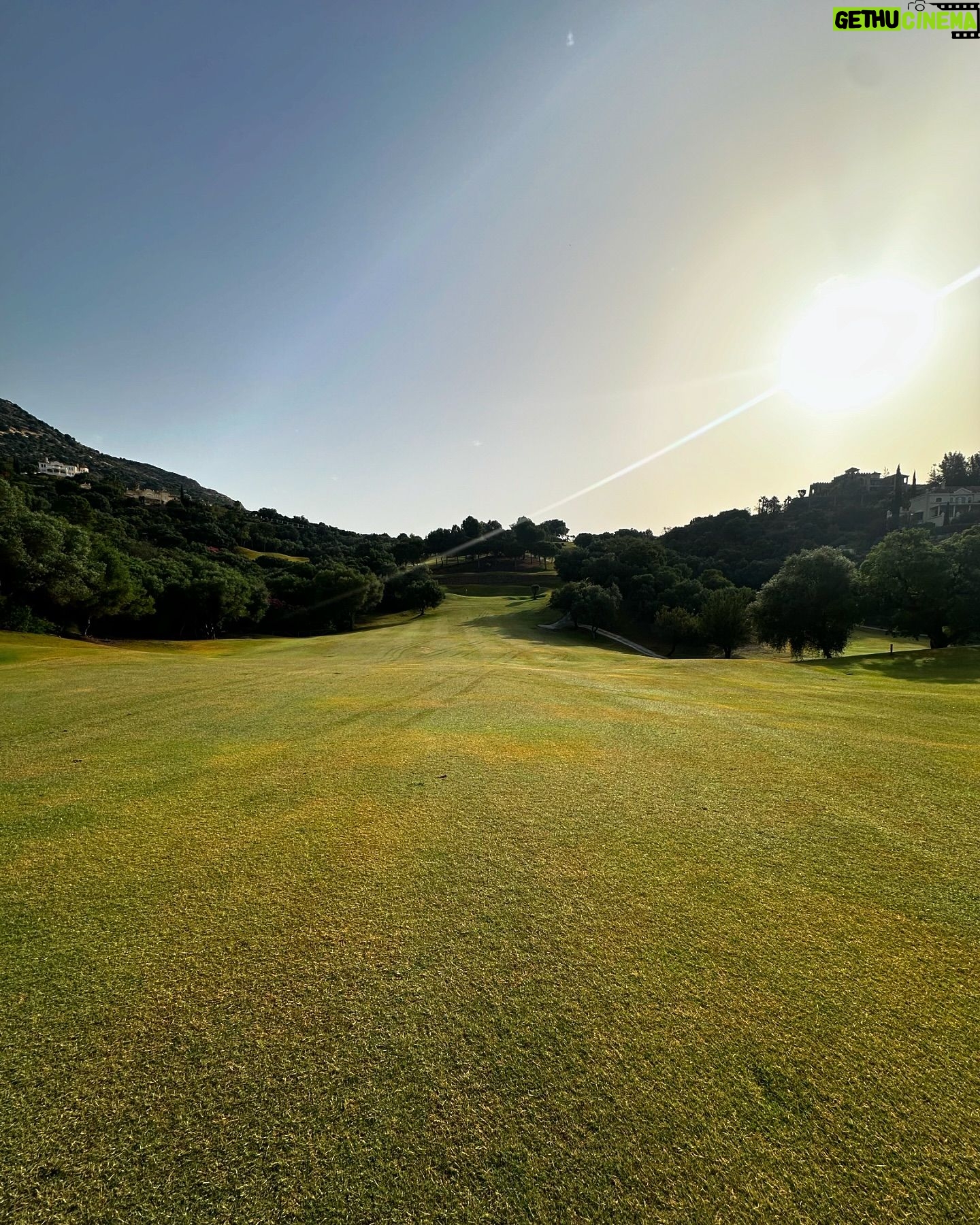 Jenni Falconer Instagram - In my happy place. Where’s yours? 😍 I love it here. Playing golf, running, always outdoors, sunny weather, sleeping well, great food….Just bliss. ❤️🇪🇸🏌️♀️🏃🏼♀️ #lovegolf #spain #familytime #girlswhogolf