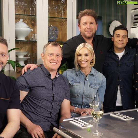Jenni Falconer Instagram - Always an absolute honour to go and have food cooked for you by @jamesmartinchef. š James, thanks for having me back on @saturdayjamesmartin, was great to see you and chat all things running and @smoothradio. š Equally lovely to meet super speedy bike legend @jm130tt, and top chefs @paulainsw6rth, @johnhookerchef and @markbirchall. #jamesmartin #runnershigh @itv