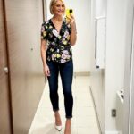 Jenni Falconer Instagram - Spring is in the air. 🌺 ☀️💖 Well until next week when the snow is meant to return. ❄️⛄️ #inworkloomirrorselfie #falconerfashion #springisintheair