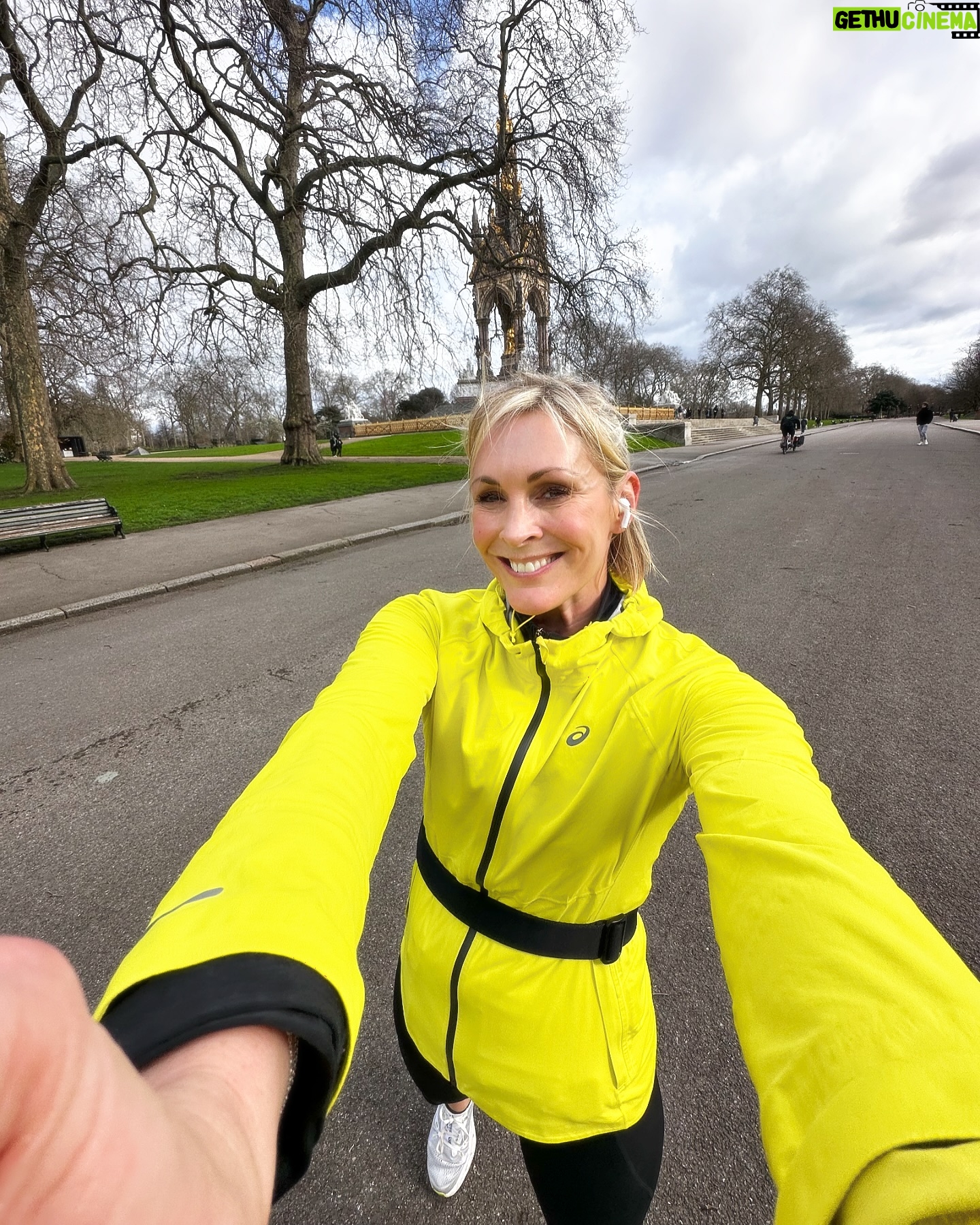Jenni Falconer Instagram - Monday started the right way. ππΌββοΈ π π The cold and wind almost put me off but I had a 5 mile run to do as part of my training planβ¦ Why put it off? You only have to do it another time. So run done. And now Iβm sitting here with a cup of tea thrilled to no longer be running against that blasted wind. π¨ #run #runner #runningmotivation #runnershigh #coopahruncoach