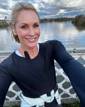 Jenni Falconer Instagram - Anyone else been out running today? 

I got another training run in the bag. 🏃🏼‍♀️ 

Today was 29km. 2hrs 45 mins. 
8 weeks to go. 

#londonmarathon @londonmarathon #coopahruncoach #runpod #runnershigh