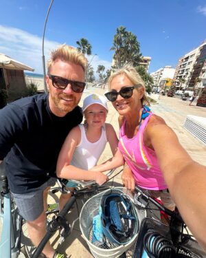 Jenni Falconer Instagram - Feels like June here… ☀️🇪🇸❤️🚴 

#spain #pinchpunch #june1st