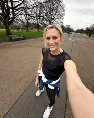 Jenni Falconer Instagram - 4 weeks to go….. #londonmarathon 🏃🏼‍♀️ 🏃🏼 🏃‍♂️ 

Who’s ready? Who’s getting nervous?! 
Almost time to start the taper…. 

This time round I’ve been sticking to my training plan religiously. I’ve been using the @coopahruncoach app, and it’s been brilliant. Had a little wobble 2 weeks ago when I sprained my ankle and had to take 10 days off running-that was not ideal-but thanks to help my brilliant physio, I’m back and have a final long run this week of 16 miles and then the 3 week taper will begin. I can’t believe that it’s 4 weeks today. At this time in 4 weeks, we will be running the London Marathon. So exciting. 😊🥳

There are some marathon themed episodes of RunPod coming out in the next few weeks, so if you want you can listen while training or save them to listen to on the day itself!!! Happy running. 💖

@londonmarathon #coopahruncoach 
 #runpod #runpodrunclub