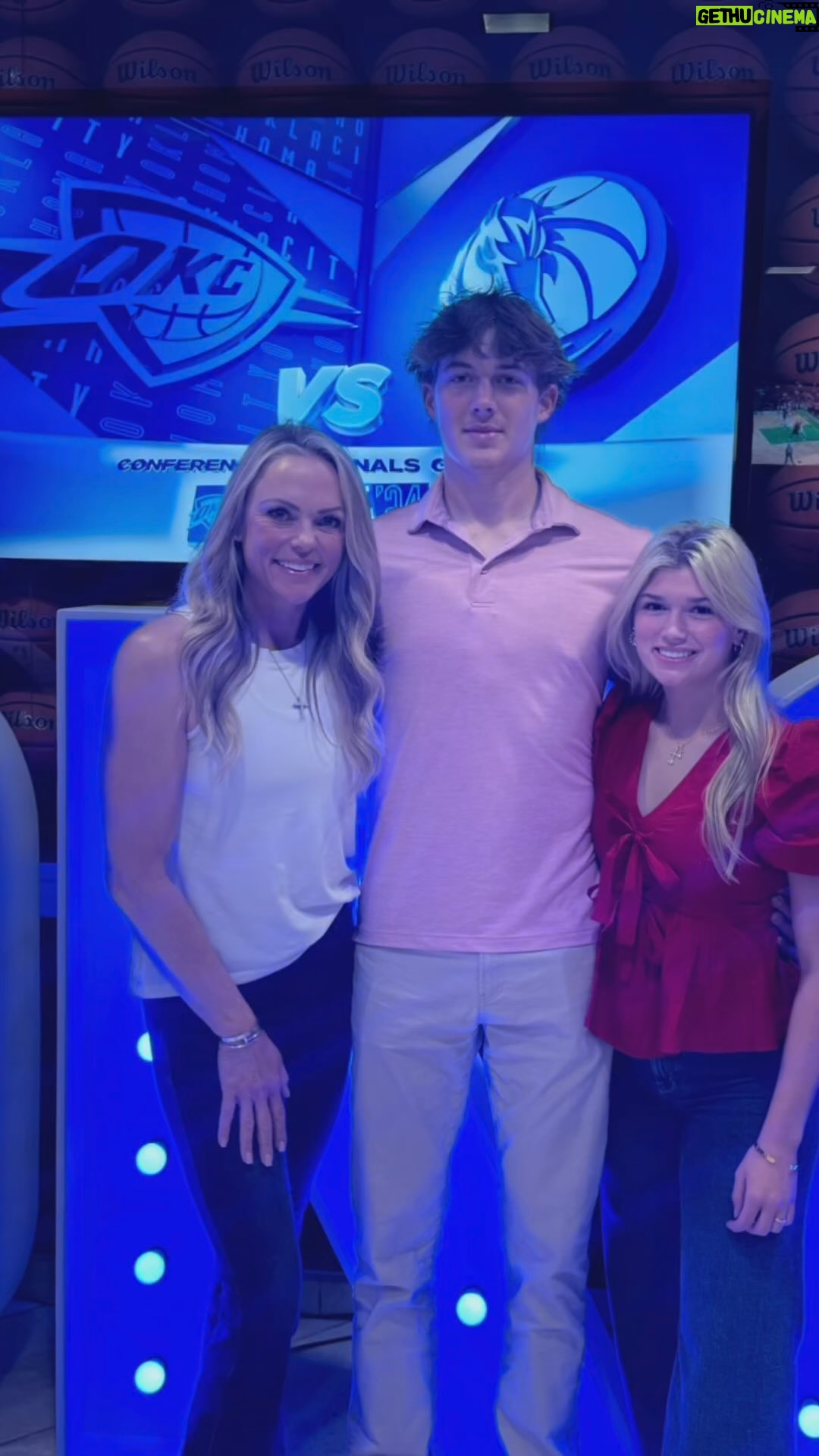 Jennie Finch Instagram - Thank you @okcthunder for your hospitality & such a fun night & WIN!