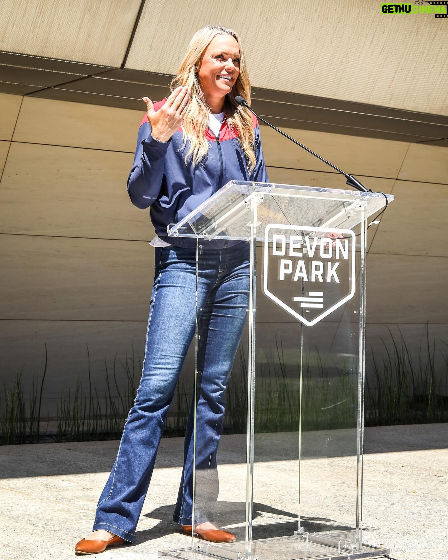 Jennie Finch Instagram - The celebration continued for our new stadium partnership with @DevonEnergy! Jennie Finch was honored as a guest speaker for the event and had a moving words on this partnership and what it means to the sport! (Slide 3 & 6). #USASoftball, OKC Spark, OU Softball, and OSU Softball had representatives at the Devon Employee Event in Downtown OKC at the Devon Tower to sign autographs and throw some batting practice!