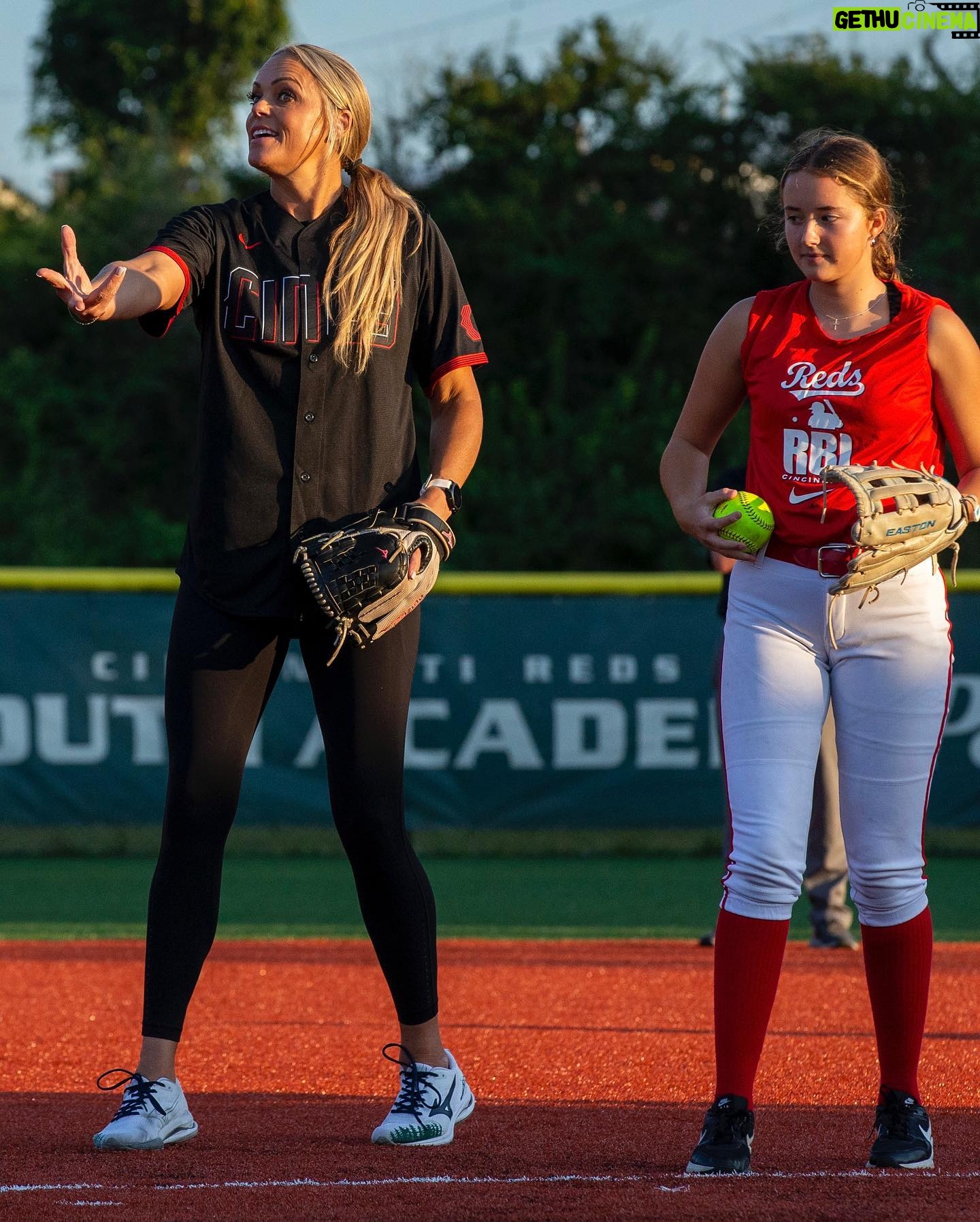 Jennie Finch Instagram - The eight-city Jennie Finch pitching clinic tour concluded yesterday at the Cincinnati Reds Youth Academy!🥎