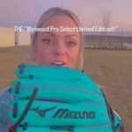 Jennie Finch Instagram - The @mizunofastpitchusa Wynwood Fastpitch Pro Select Limited Edition glove, dropped today! Isn’t it a beauty?!