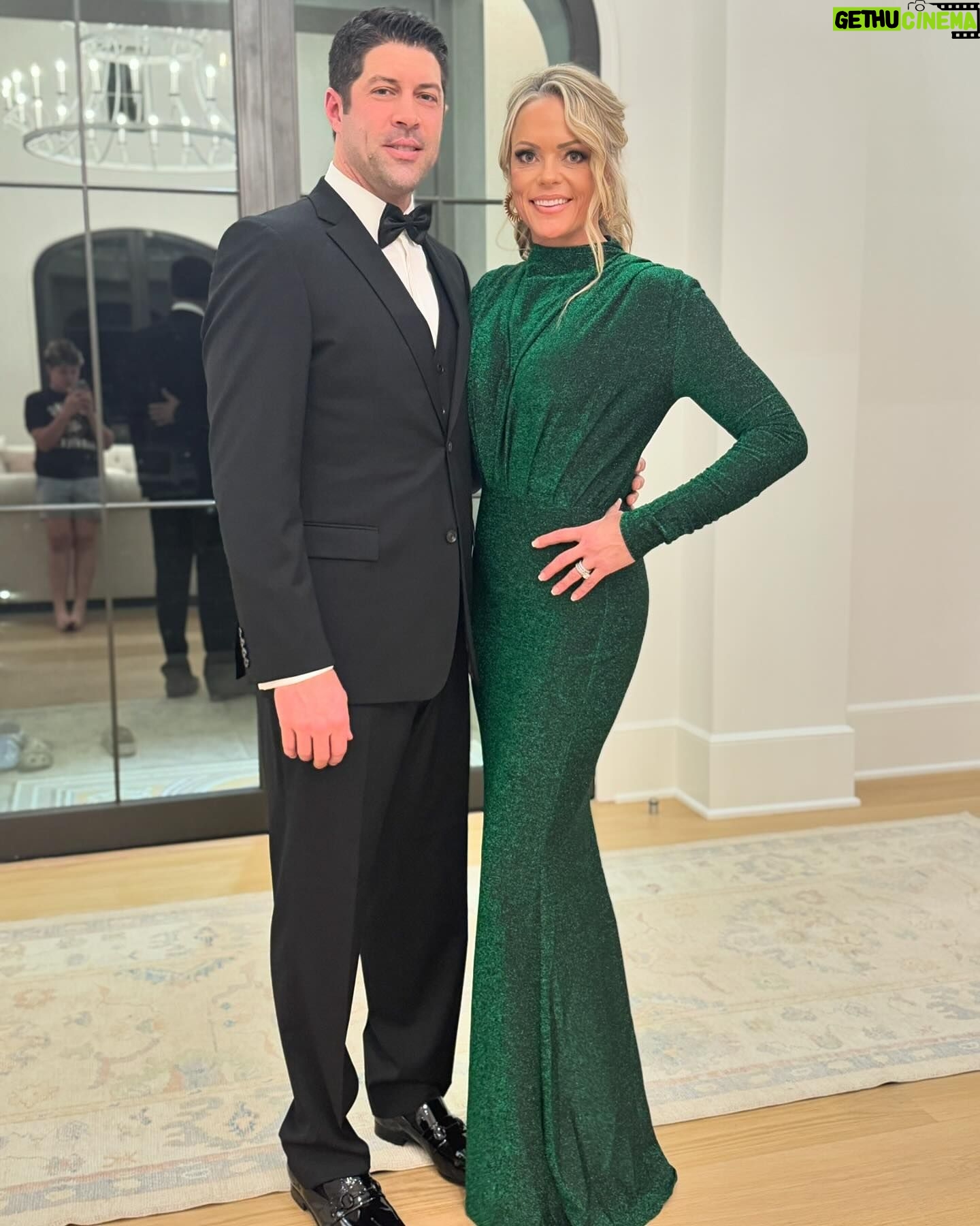 Jennie Finch - 4.5K Likes - Ballin’ ⚜️💚💛💜