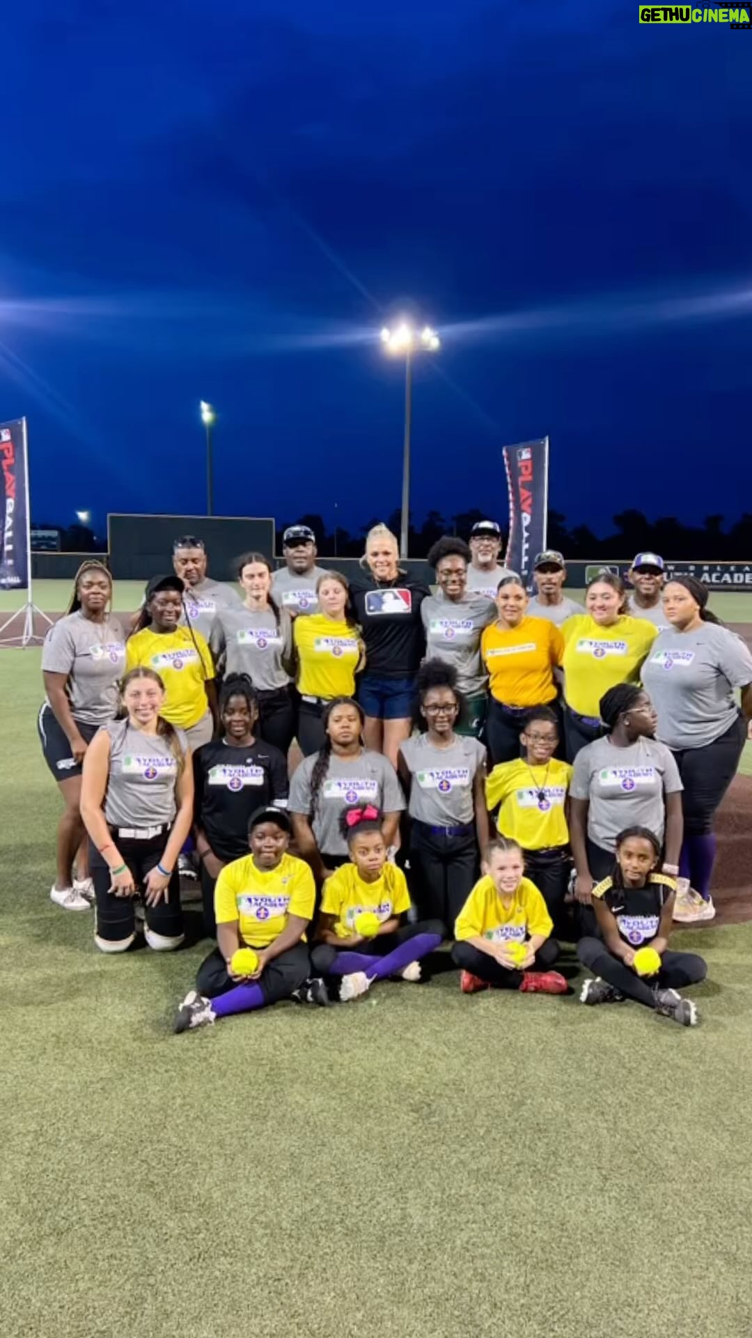 Jennie Finch Instagram - Had a blast last night in New Orleans 👑 with the New Orleans @mlbya - the PITCHERS were bringing the heat! It’s so much fun to connect & get athletes to dig deep and discover more within themselves! @mlbdevelops #MLBFastpitchPitchingTour
