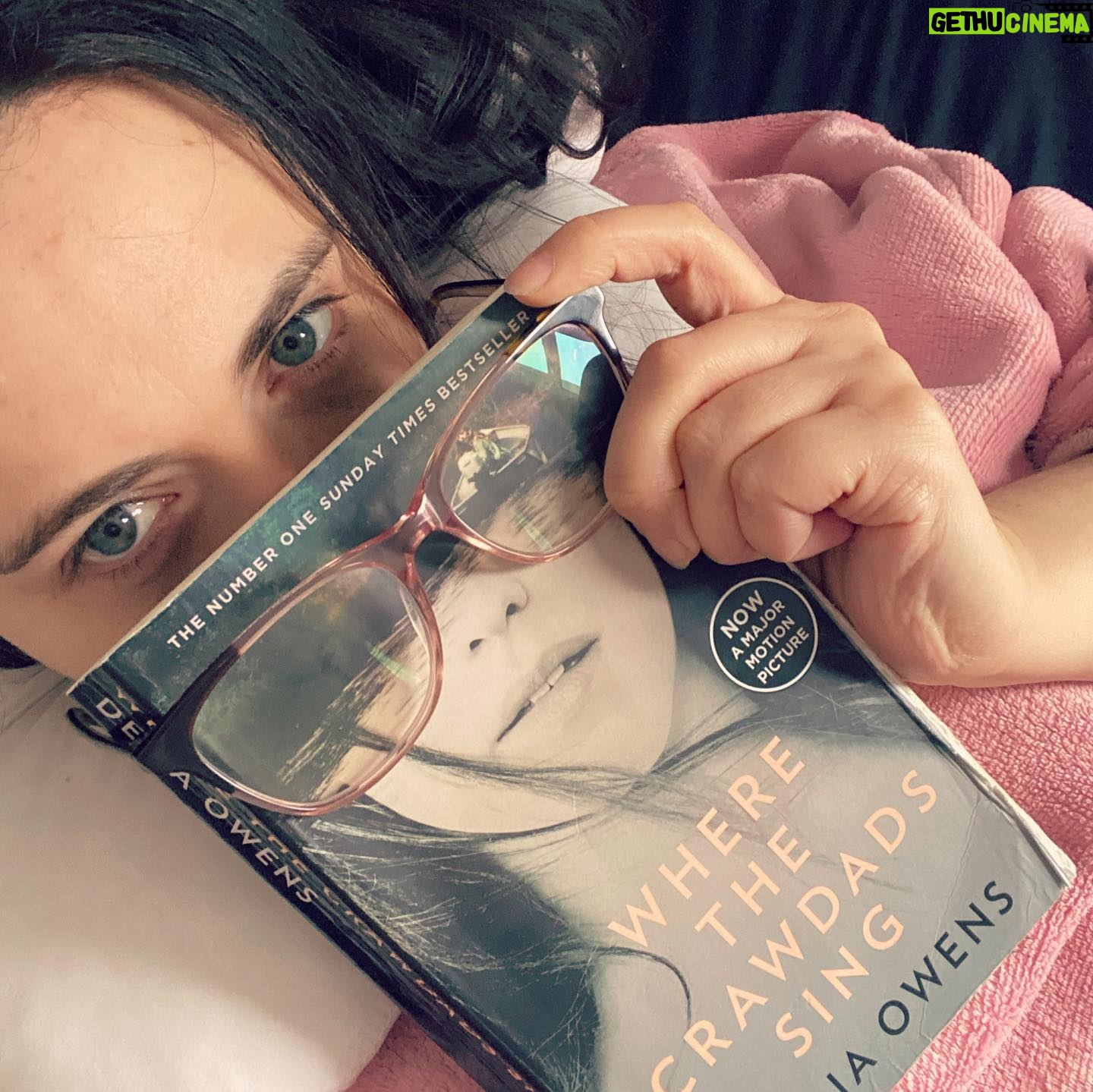 Jennie Jacques Instagram - Kya “The Marsh Girl” is judged harshly by the townspeople of Barkley Cove. Deserted at a young age in a shack in the marshes, an adult should’ve seen to it that she was taken care of. Close enough to “civilisation” to be their gossip, far away enough to turn a blind eye. This is about abandonment; Family & the lack of, The Mother & Mother Nature, & (unexpectedly) the power of learning to read 😳 📚 & potential of falling in love! Arguably, those who were suppose to care for Kya, up sticks on the grounds of self-preservation/their own survival. But, who has got this little girls back? Well, the Seagulls; Kya has a soul-stirring connection to nature which lights up almost every page! She maintains a few human ally’s too - some kindhearted, others not so much; Jumpin, owner of the gas & bait shop & his wife Mabel, “Our church can come up wif some clothes, other things for her,” fall into the compassionate category; as does Tate, her brother Jodie’s old pal, who teaches Kya to read 😉 & cultivates her natural flare for science. The bond between Tate & Kya is the backbone of this masterpiece but it’s her connection to the marsh which really fleshes out the story. Despite her strength, Kya is young/naive. Predators like Chase Andrews, can smell this. As wonderful as Tate is (& he really is) he has some growing-up to do & regrettably for a period of time goes AWOL; Chase Andrews, stereotypical quarterback “player” from town utilises & uses Kya during Tate’s absence. When Andrews is found dead in the marsh, a darker animalistic “coming-of-age” tale surfaces. Kya, the accused, once wild & free, is behind bars & under the scrutiny of a small minded town who want accountability. Set between the 1950s & 70s, in North Carolina, USA - racism, segregation & “labelling” are rooted in the Deep South narrative. The question is, will there be growth? 🐛 🦋 Weaved into this, is poetry, a plot TWIST & a profound account of the marsh. Kya actually becomes a published writer. Do not underestimate The Marsh Girl. Beautifully orchestrated unique murder mystery. 5/5 - SWIPE for the new front cover 😂 #bookreview