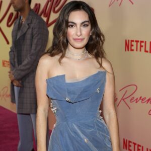 Jennifer Kaytin Robinson Instagram - Do Revenge Premiere in vintage @viviennewestwood 💕 

Styling: @kevinmichaelericson 
Hair: @kyleeheathhair 
Makeup: @adambreuchaud 
Everything else: @chaselehner @emsteinyyy