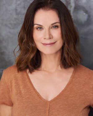 Jennifer Taylor Instagram - Thanks @davidmullerphotography and @ashantaartistry for the new #headshots 
#newlook by @hairtherapist0618 
#actress
#happymonday
@patinomgmt