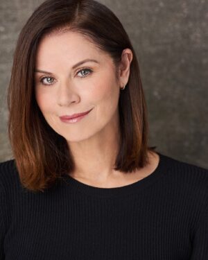 Jennifer Taylor Instagram - Thanks @davidmullerphotography and @ashantaartistry for the new #headshots 
#newlook by @hairtherapist0618 
#actress
#happymonday
@patinomgmt