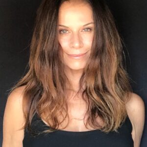 Jennifer Taylor Instagram - "Hear everything and judge for yourself."- George Eliot
.
.
.
#quotes #tuesdaythoughts #thinkforyourself 
#actress #momma #homeschooler